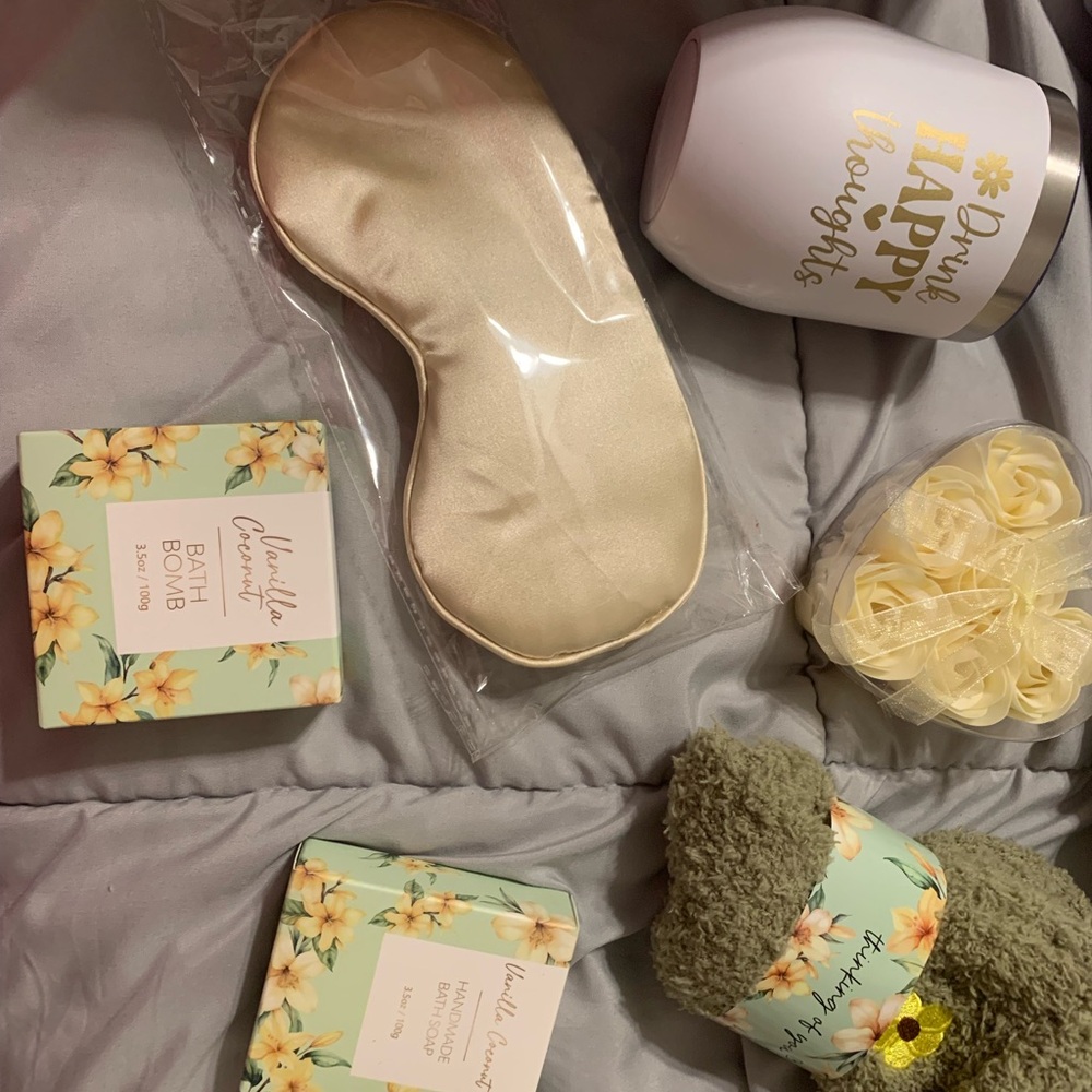 Cream Satin Sleep Mask and Bath Set